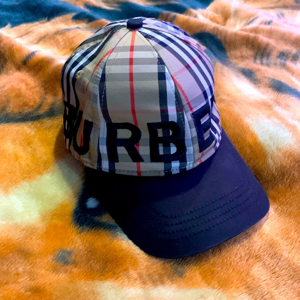 Basically new Burberry trucker har